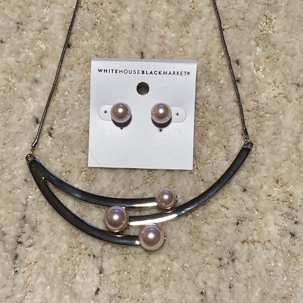 Never Worn White House Black Market Pink Pearl/Silver Earring/Necklace Set